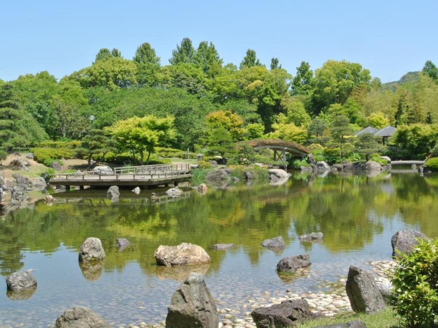 Отель Shiawase No Mura Кобе Номер фото
